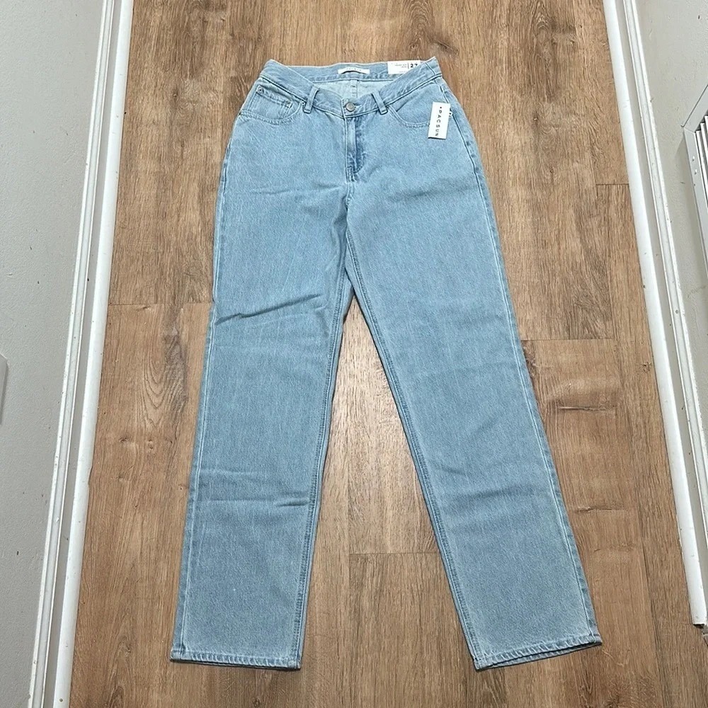 PacSun | NWT Eco High Waisted Light Blue Wash Straight Leg Denim V-Dip Jeans, 27